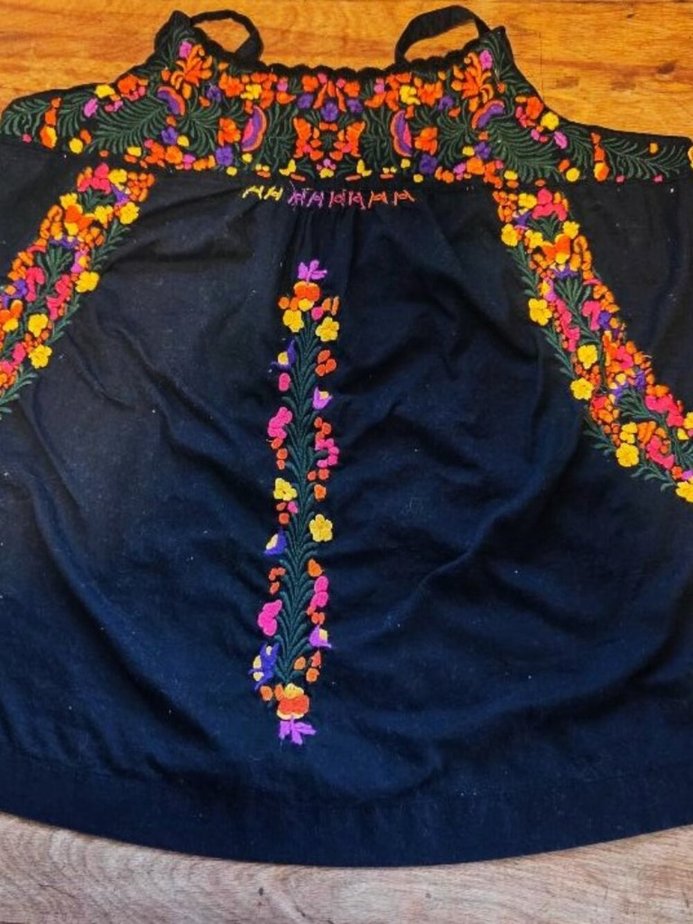 Lucky Brand embroidered tank XL